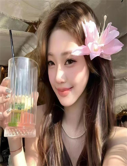 《系统觉醒后我一飞冲天》深度之旅：从表面到核心的逐步艺术解析